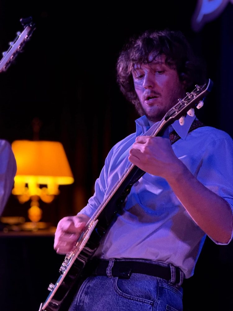 Edoardo Buselli, docente di chitarra, basso a PMA